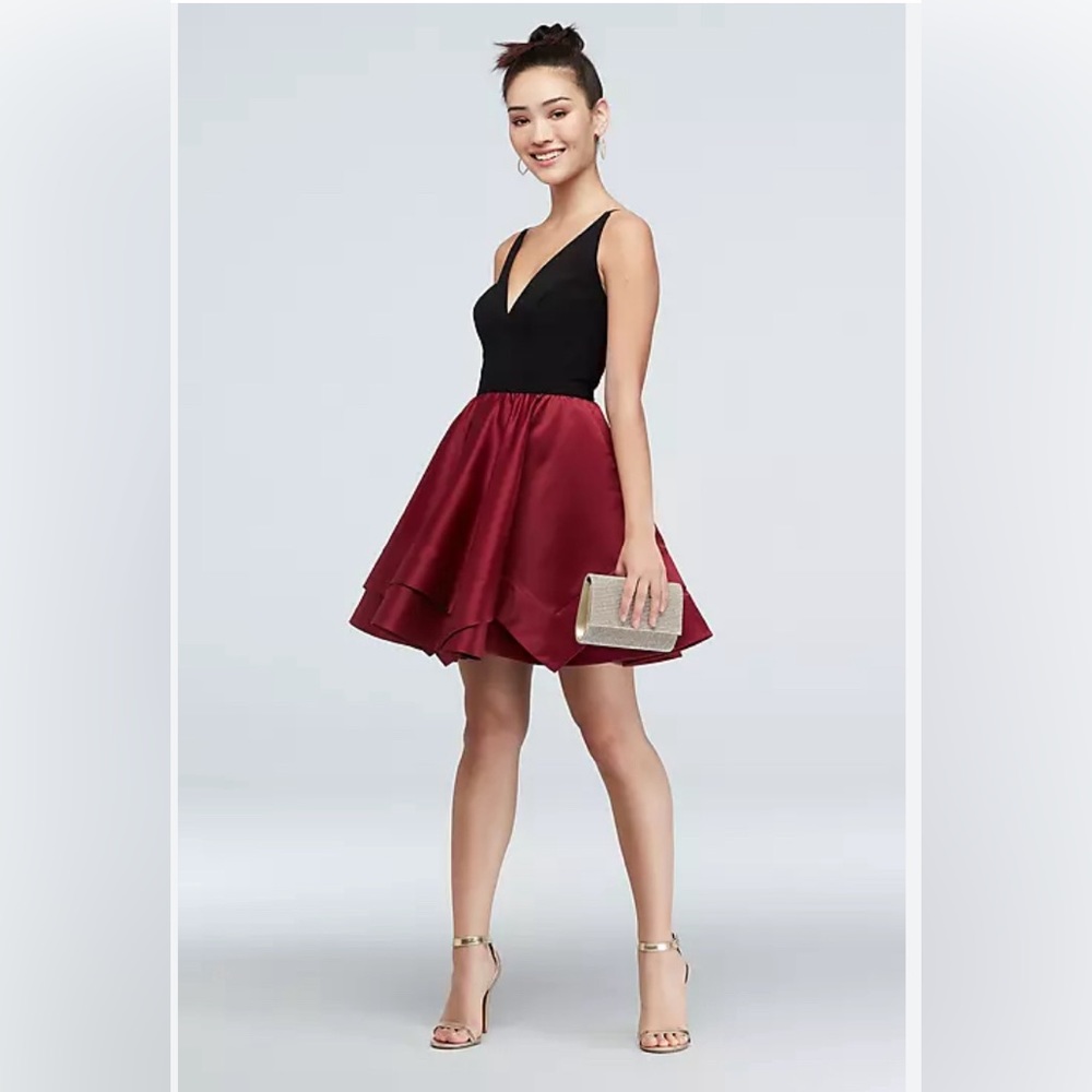 #433 Blondie Nites Plunging V-neck Fit & Flare Dress size 7